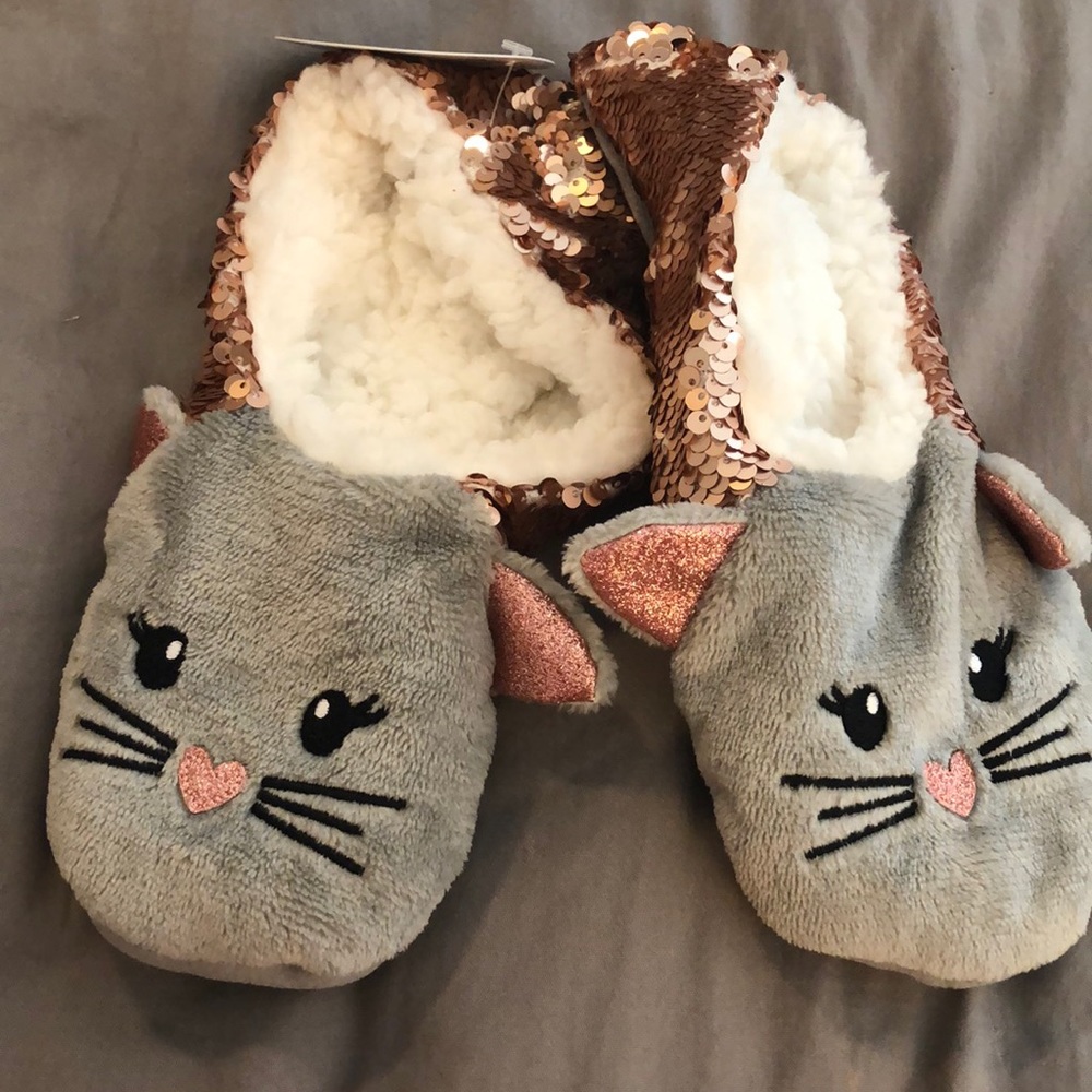 NWT Cat Slipper Socks with grippers